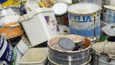 How to Get Rid of Old Paint (Latex vs Oil-Based Rules)